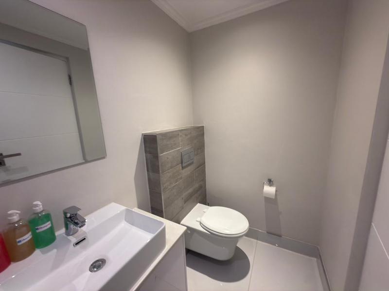 3 Bedroom Property for Sale in Sea Point Western Cape
